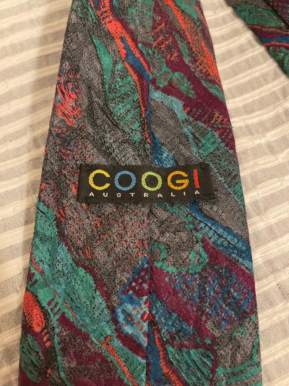 COOGI Mens Silk Tie OS Red Abstract Pattern Vintage Purple